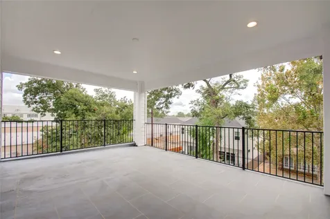 110 E 28th Street Houston TX 77008