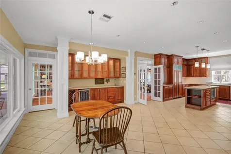212 Teakwood Street Lake Jackson TX 77566