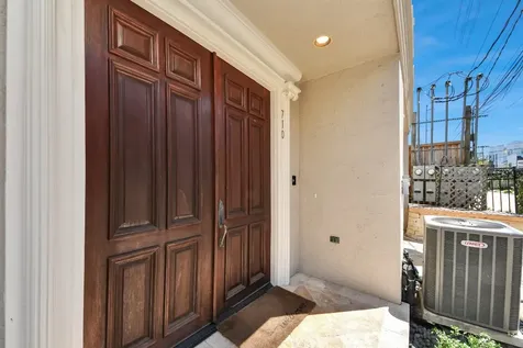 710 Jackson Hill Street Houston TX 77007