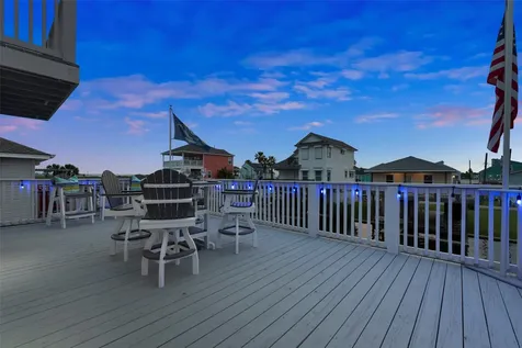 16710 Tahiti Way Jamaica Beach TX 77554