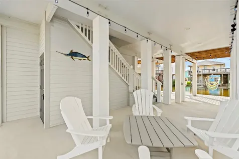 16710 Tahiti Way Jamaica Beach TX 77554
