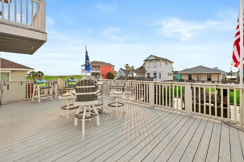 16710 Tahiti Way Jamaica Beach TX 77554