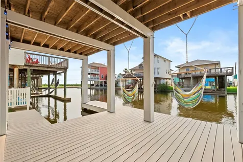 16710 Tahiti Way Jamaica Beach TX 77554