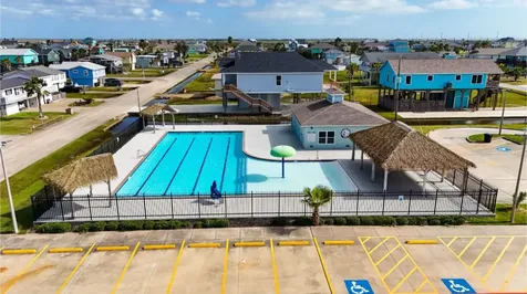 16710 Tahiti Way Jamaica Beach TX 77554