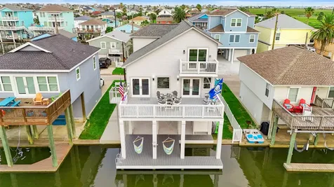 16710 Tahiti Way Jamaica Beach TX 77554