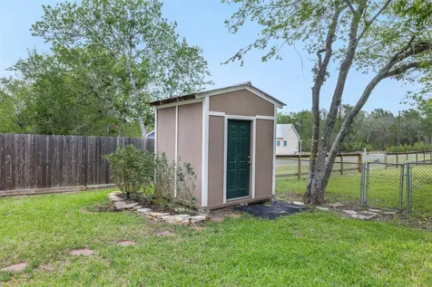 310 E Main Street Fayetteville TX 78940