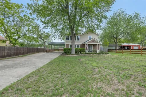 310 E Main Street Fayetteville TX 78940