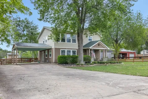 310 E Main Street Fayetteville TX 78940