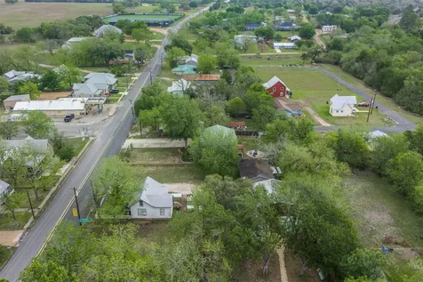 310 E Main Street Fayetteville TX 78940