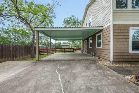310 E Main Street Fayetteville TX 78940