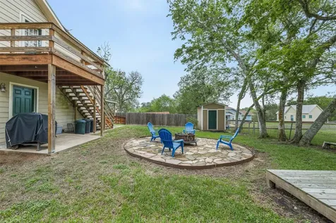 310 E Main Street Fayetteville TX 78940