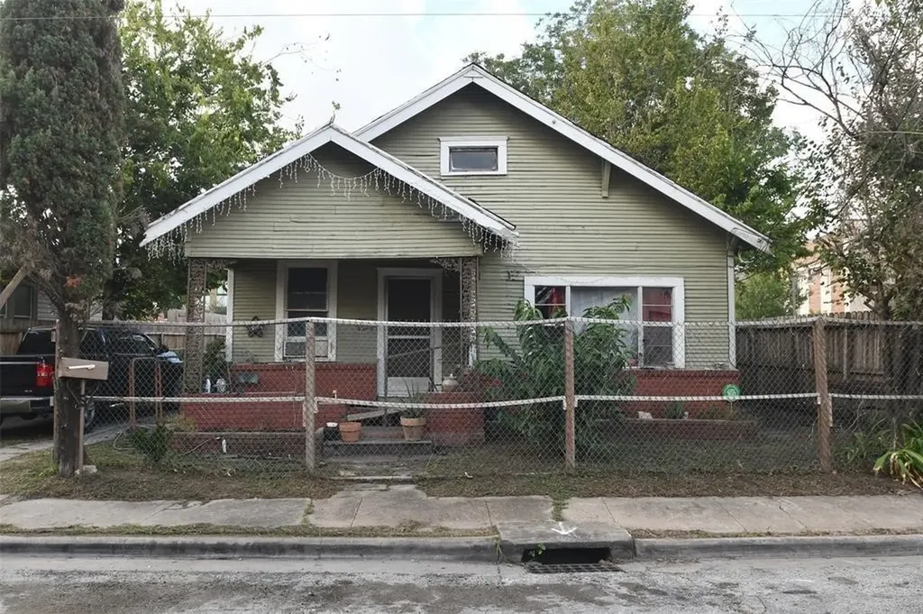 3908 Bering Street Houston TX 77003