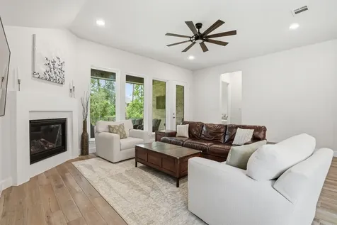 112 Pineview Cove Court Montgomery TX 77316