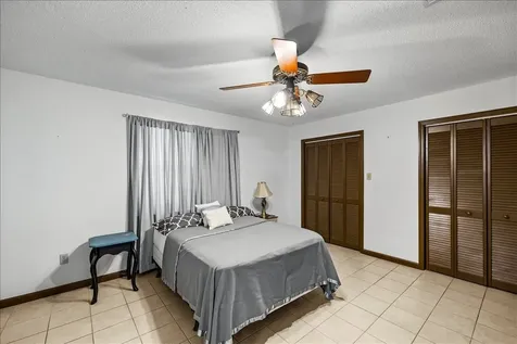 5206 Avenue P 1/2 Galveston TX 77551