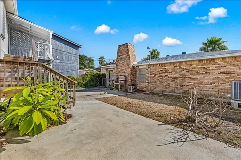 5206 Avenue P 1/2 Galveston TX 77551