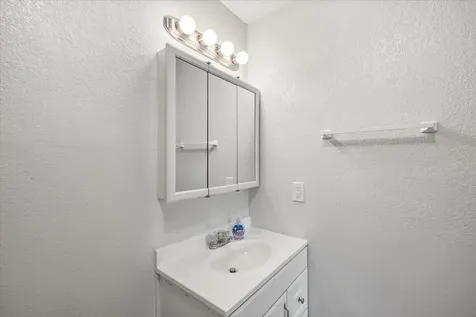 5206 Avenue P 1/2 Galveston TX 77551