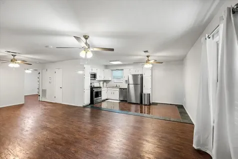 5206 Avenue P 1/2 Galveston TX 77551