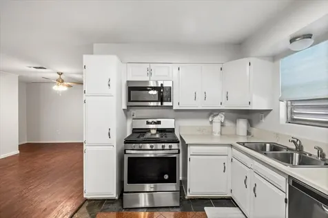 5206 Avenue P 1/2 Galveston TX 77551