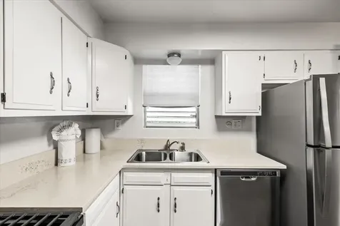 5206 Avenue P 1/2 Galveston TX 77551