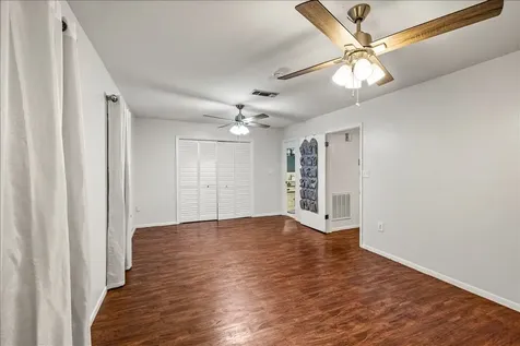 5206 Avenue P 1/2 Galveston TX 77551
