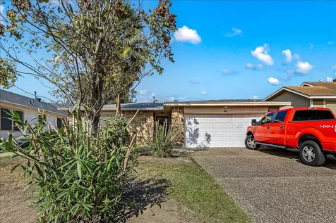 5206 Avenue P 1/2 Galveston TX 77551