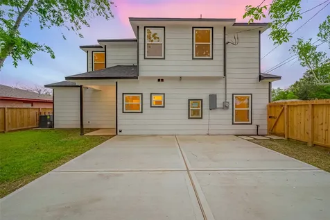 9005 Hilda Street Houston TX 77033