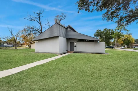 2626 Knotty Oaks Trail Houston TX 77045