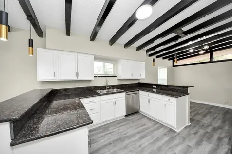 2626 Knotty Oaks Trail Houston TX 77045