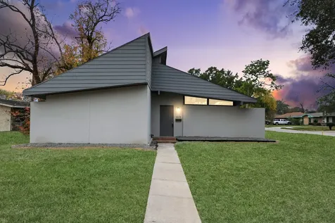 2626 Knotty Oaks Trail Houston TX 77045