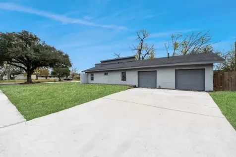 2626 Knotty Oaks Trail Houston TX 77045