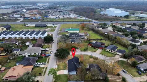 2626 Knotty Oaks Trail Houston TX 77045