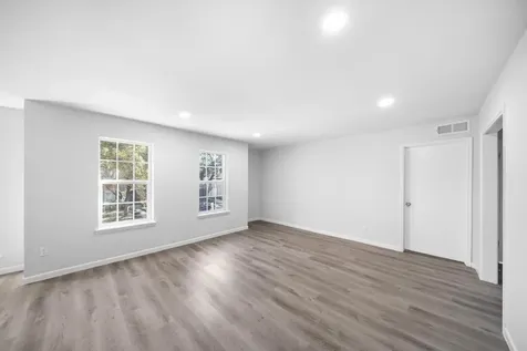 353 N Post Oak Lane 729 Houston TX 77024