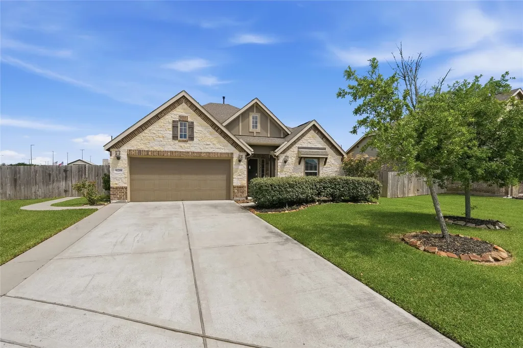 9218 Regan Way Mont Belvieu TX 77523