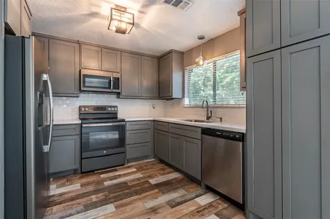 18515 Egret Bay Boulevard 1301 Webster TX 77058