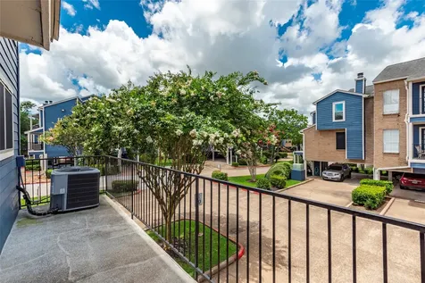 18515 Egret Bay Boulevard 1301 Webster TX 77058
