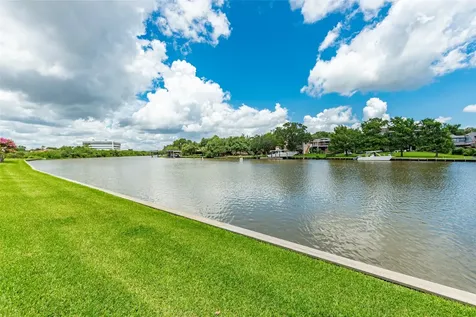 18515 Egret Bay Boulevard 1301 Webster TX 77058