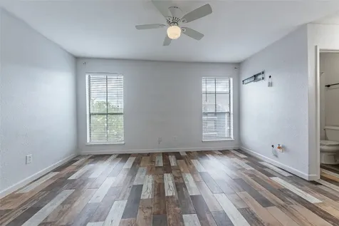 18515 Egret Bay Boulevard 1301 Webster TX 77058