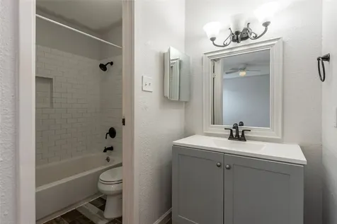 18515 Egret Bay Boulevard 1301 Webster TX 77058