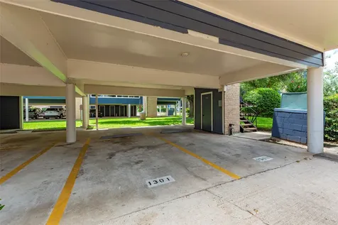 18515 Egret Bay Boulevard 1301 Webster TX 77058