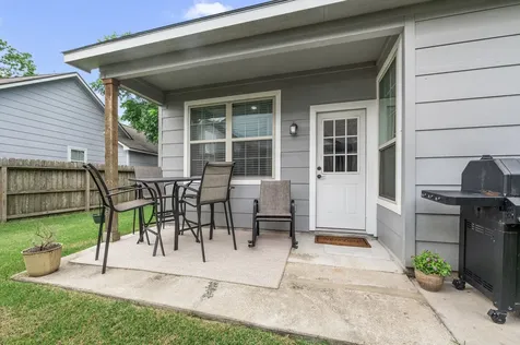 118 N Urbanec Street East Bernard TX 77435