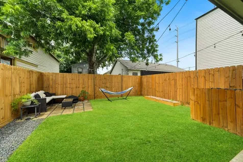 1309 Noble Street Houston TX 77009