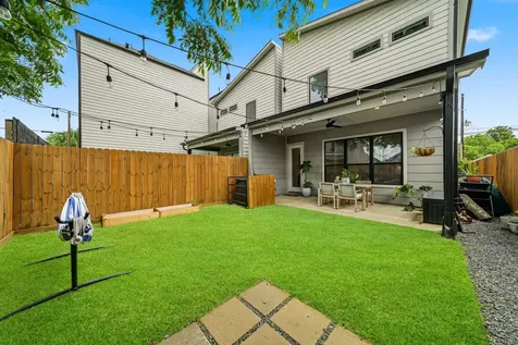 1309 Noble Street Houston TX 77009