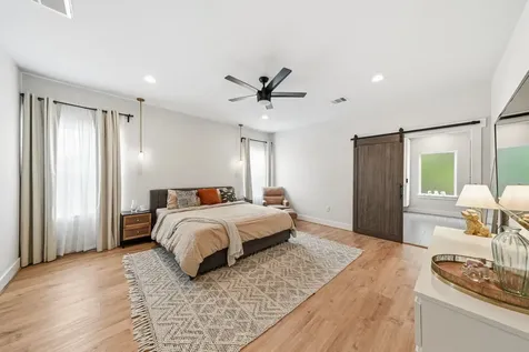 1309 Noble Street Houston TX 77009