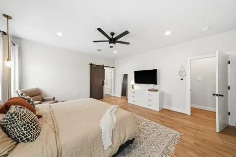 1309 Noble Street Houston TX 77009