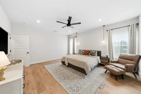 1309 Noble Street Houston TX 77009