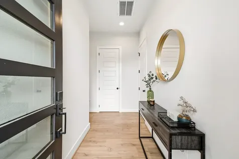 1309 Noble Street Houston TX 77009