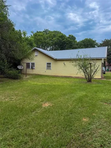 321 Sycamore Street Grapeland TX 75844