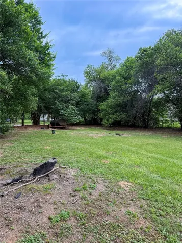 321 Sycamore Street Grapeland TX 75844