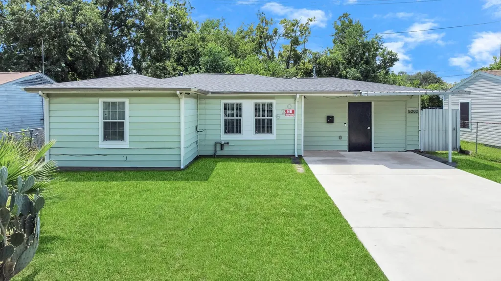5202 Pensdale Street Houston TX 77033