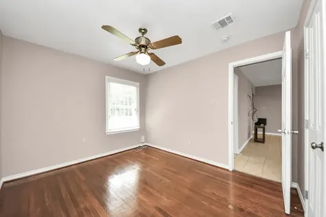 5202 Pensdale Street Houston TX 77033